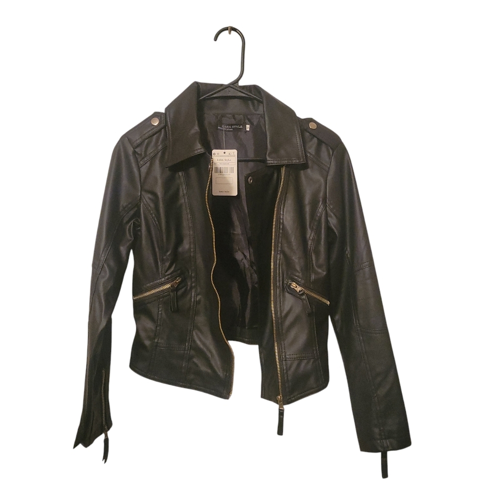 NWT Black Faux Leather Moto Jacket Gold Zip Cropped Biker Small Edgy Chic - Picture 8 of 11